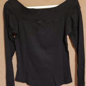 Shirt, Black, edge of shoulder scooped neckline, 3/4 sleeves, Size Medium
